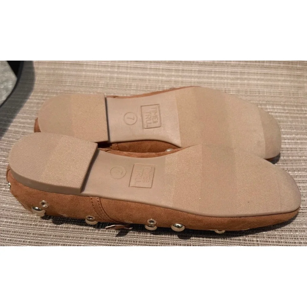 New! Women's Sz 7 Faux Suede Silver Studded Mary Jane Flats